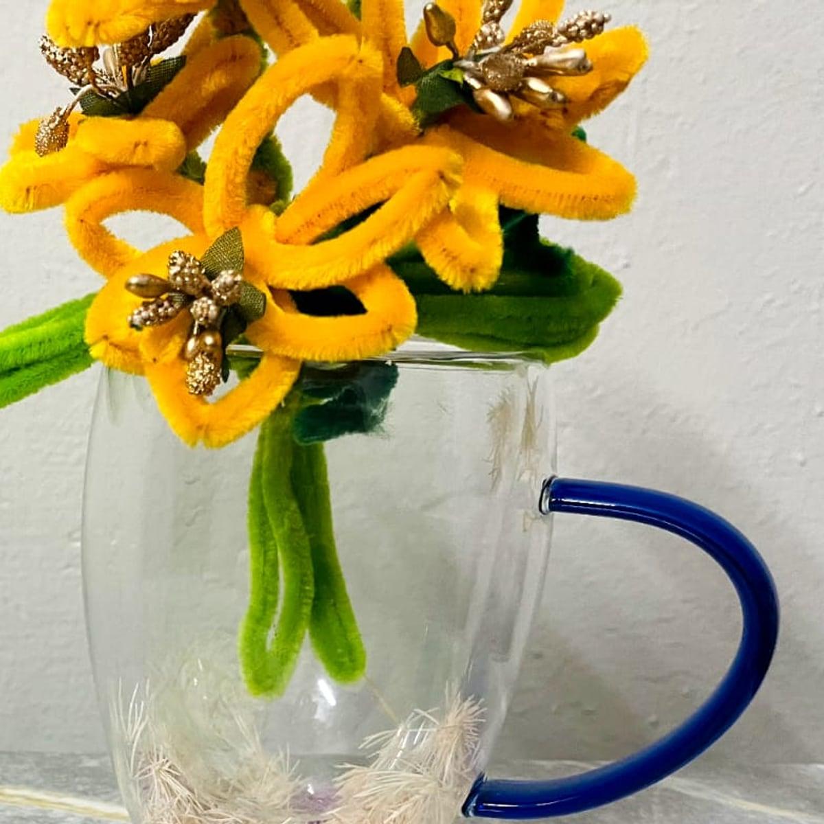 Sunflower Pipe-Cleaner Bouquet, view 1