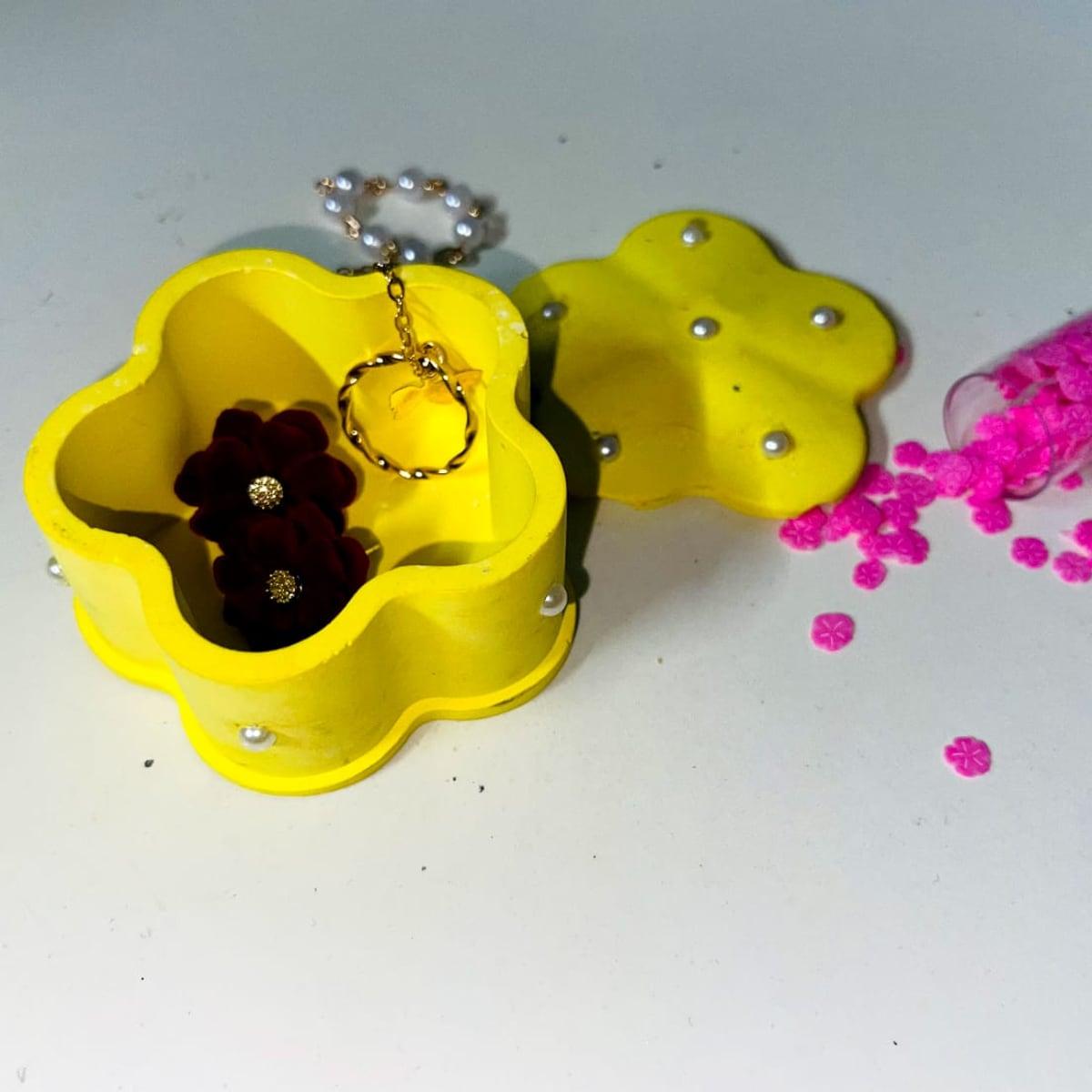 Marigold Petal Dish, view 1